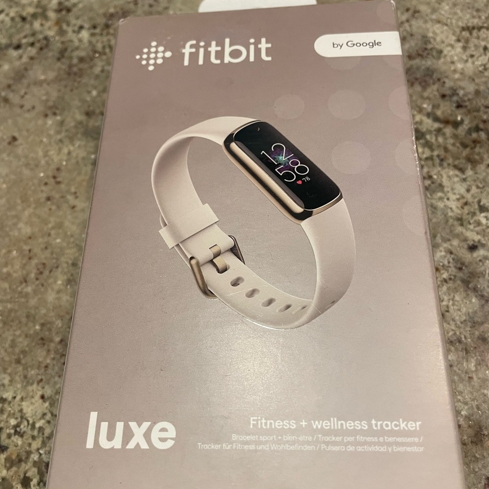 Open box Fitbit Luxe Smartwatch lunar white soft Gold band